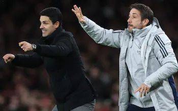 英超越踢越像NFL？球迷：还不如看美式橄榄球