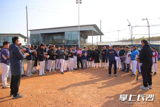 95名湘籍球员逐梦棒球场，长沙旺旺黑皮队按下“暂停键”