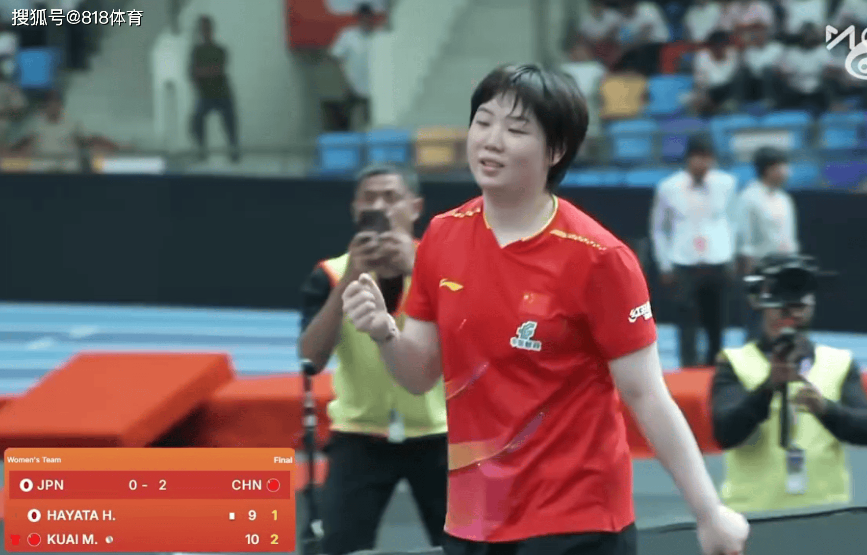 感动!邱贻可印度比赛给孙颖莎煮泡面,莎莎吃得津津有味邱导喝碗清汤