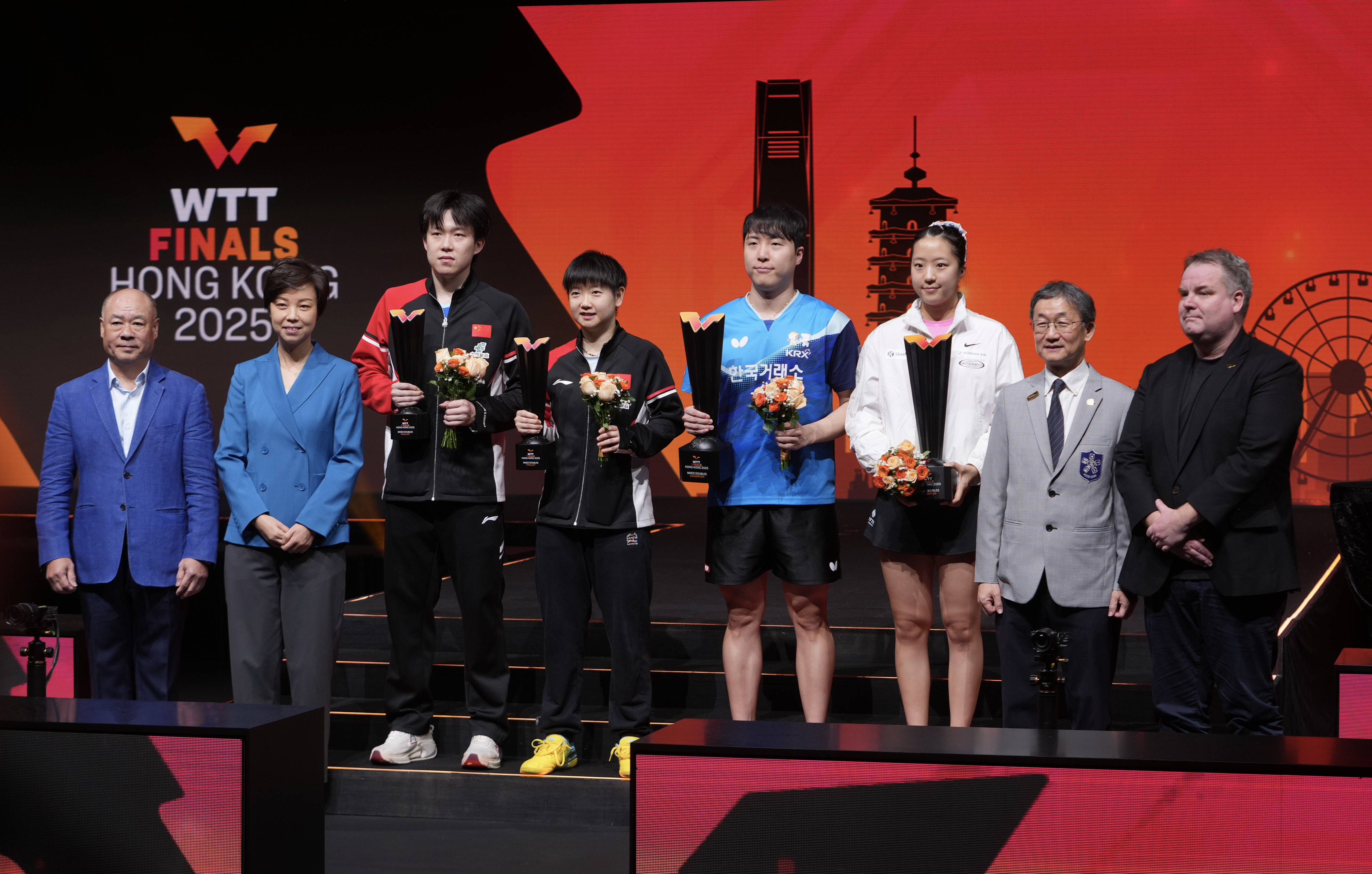 （体育）乒乓球——WTT香港总决赛：林仲勋/申裕斌混双夺冠