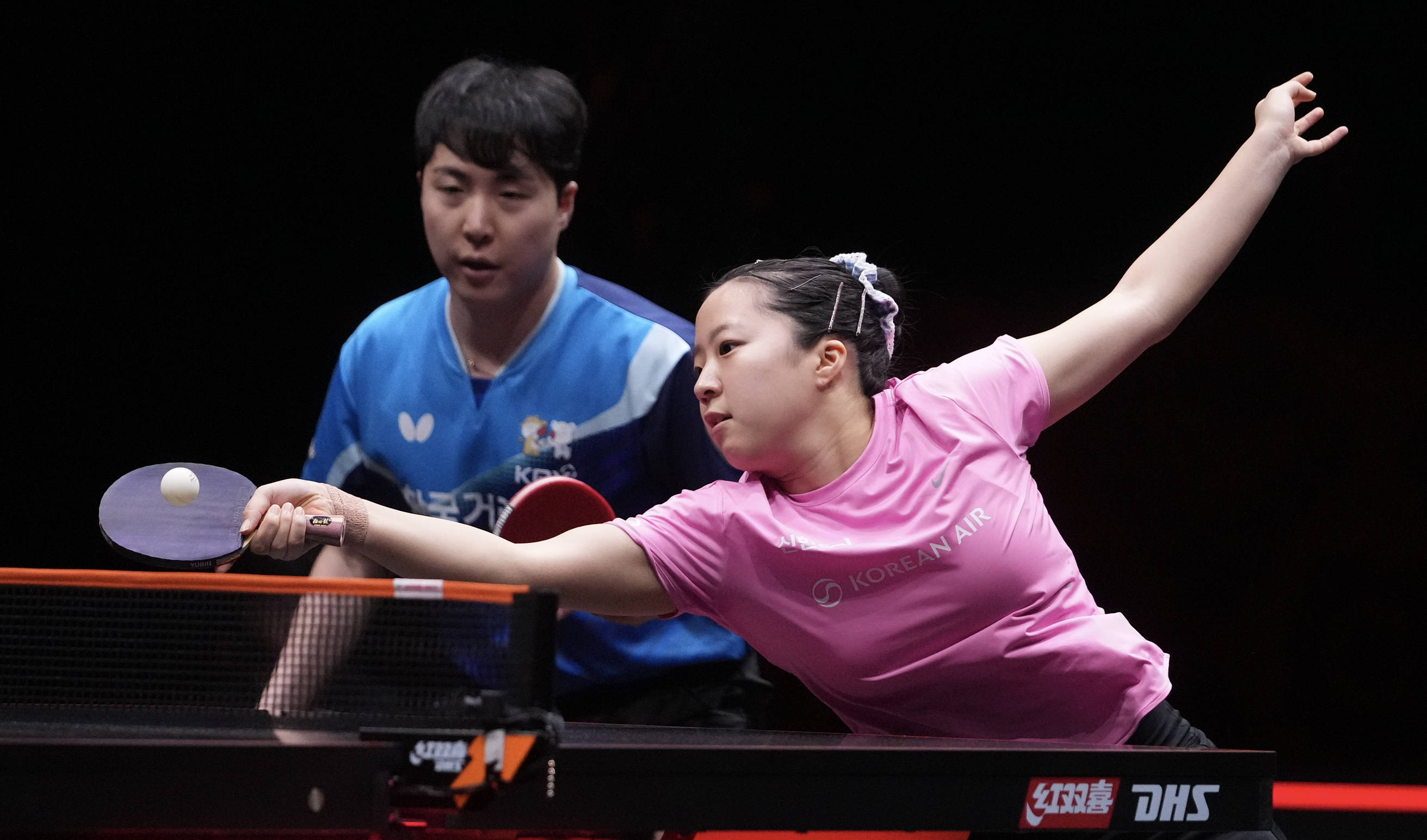 （体育）乒乓球——WTT香港总决赛：王楚钦/孙颖莎获混双亚军