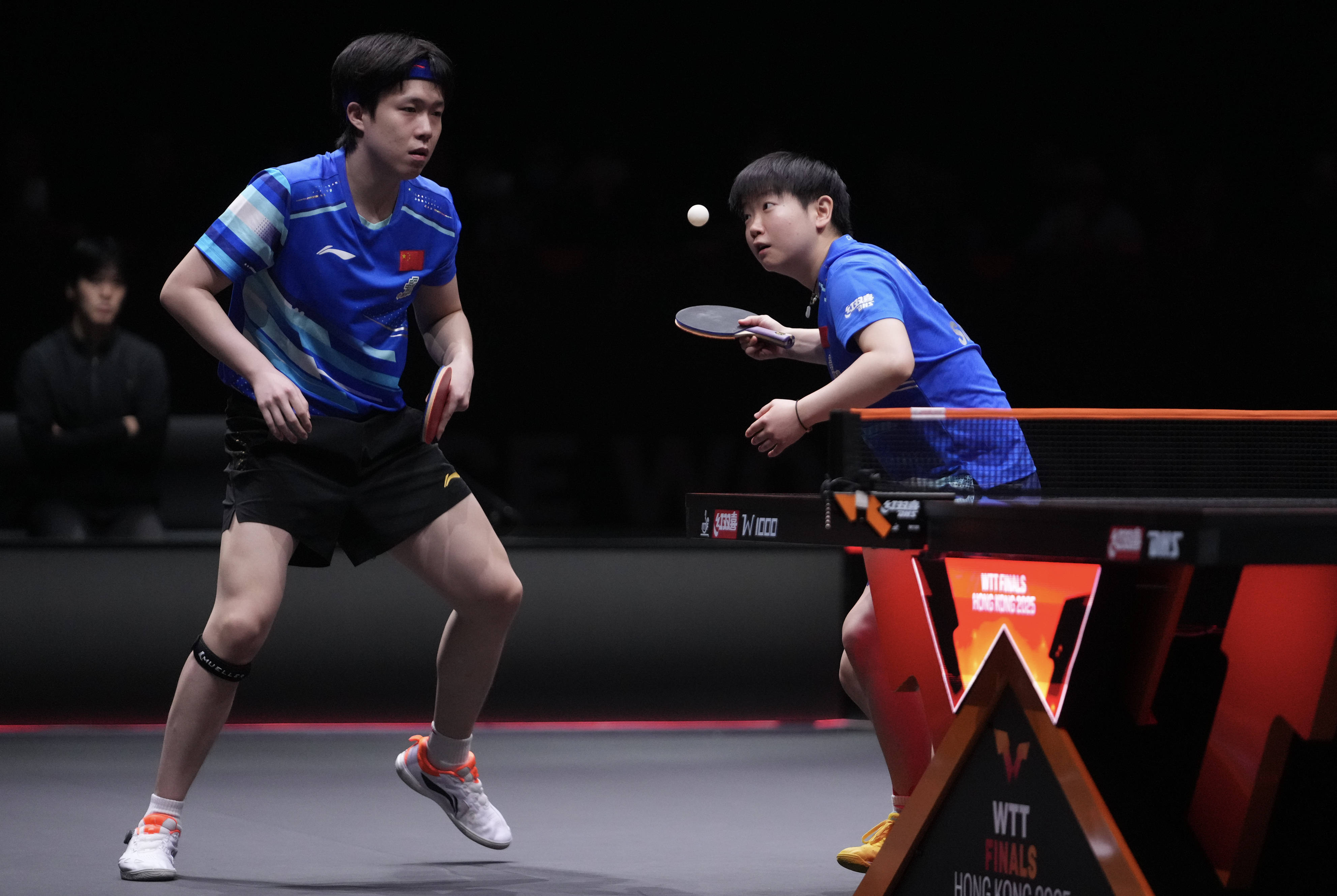 （体育）乒乓球——WTT香港总决赛：王楚钦/孙颖莎获混双亚军