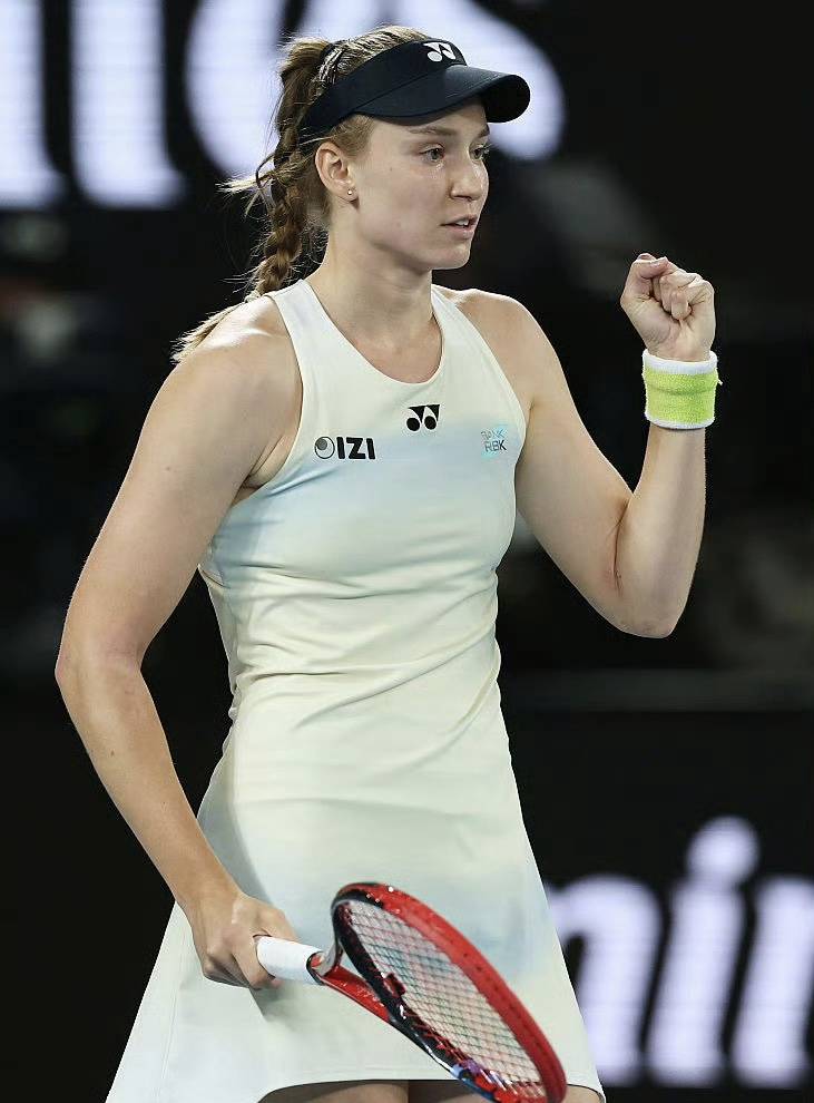 莱巴金娜首夺澳网冠军，萨巴伦卡连续两年获得亚军