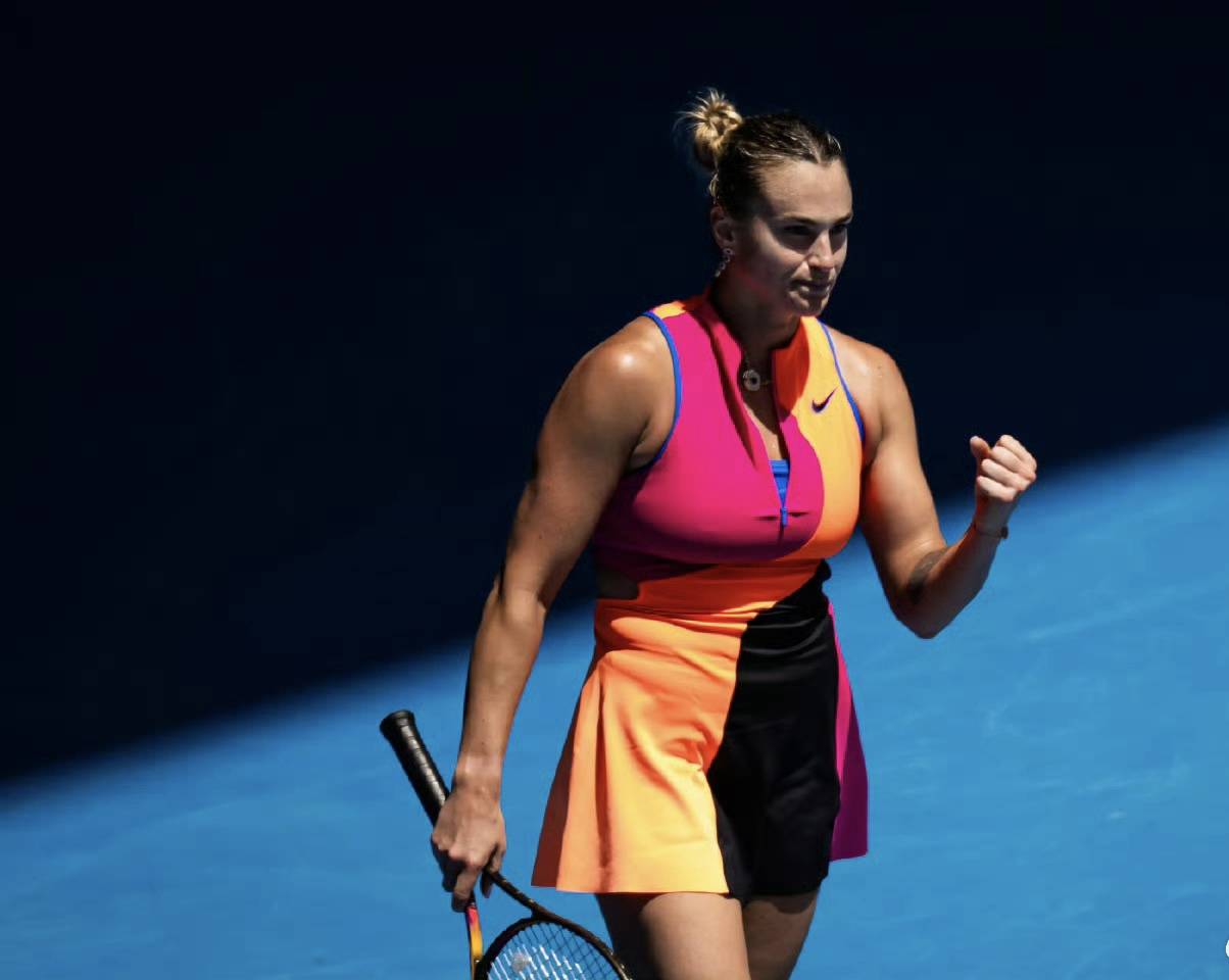 莱巴金娜首夺澳网冠军，萨巴伦卡连续两年获得亚军