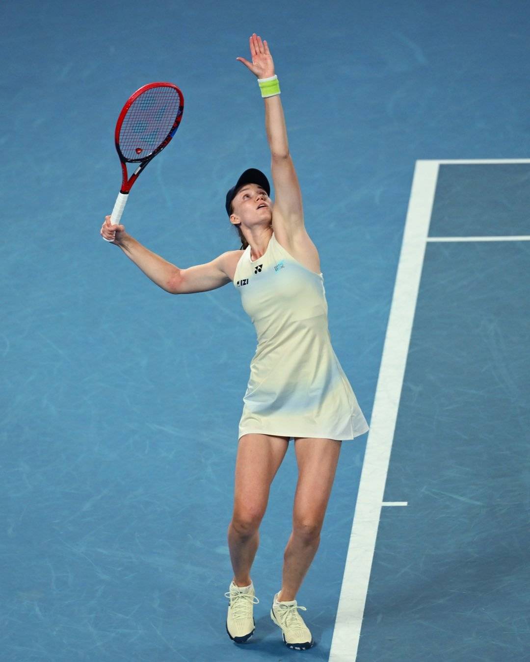 莱巴金娜首夺澳网冠军，萨巴伦卡连续两年获得亚军