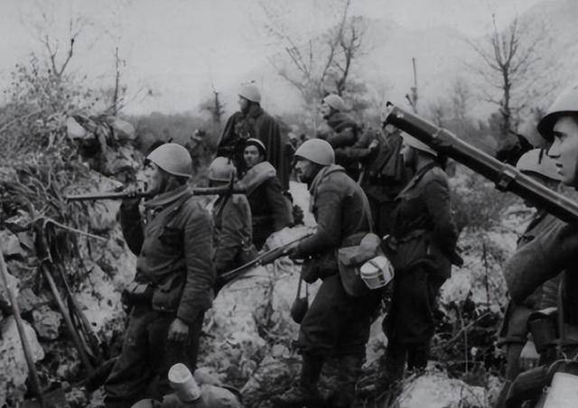 防御名将莫德尔：率军20万挫败200万苏军，自杀前让40万德军解散