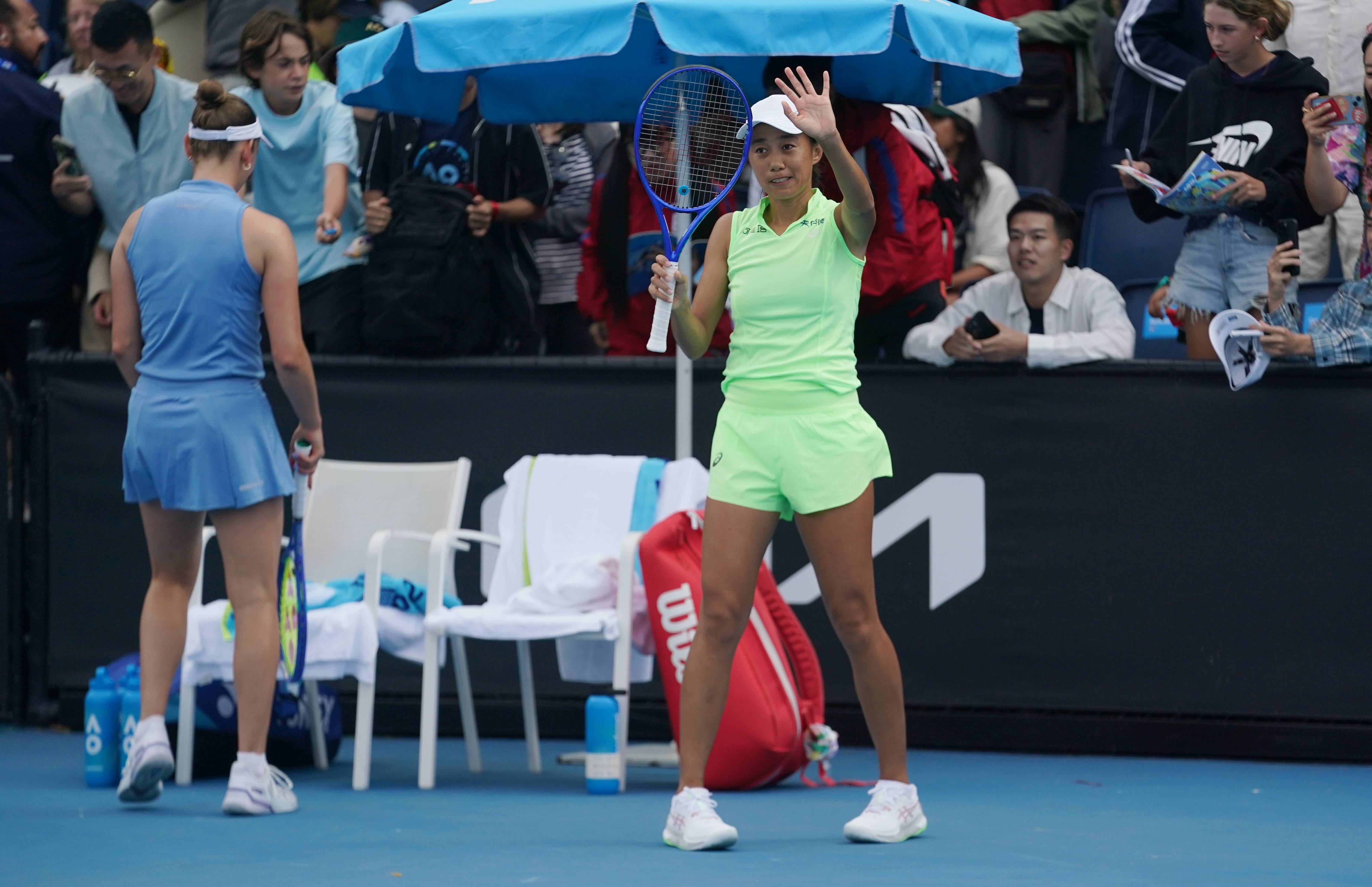 （体育）网球——澳网：张帅/梅尔滕斯女双首轮晋级