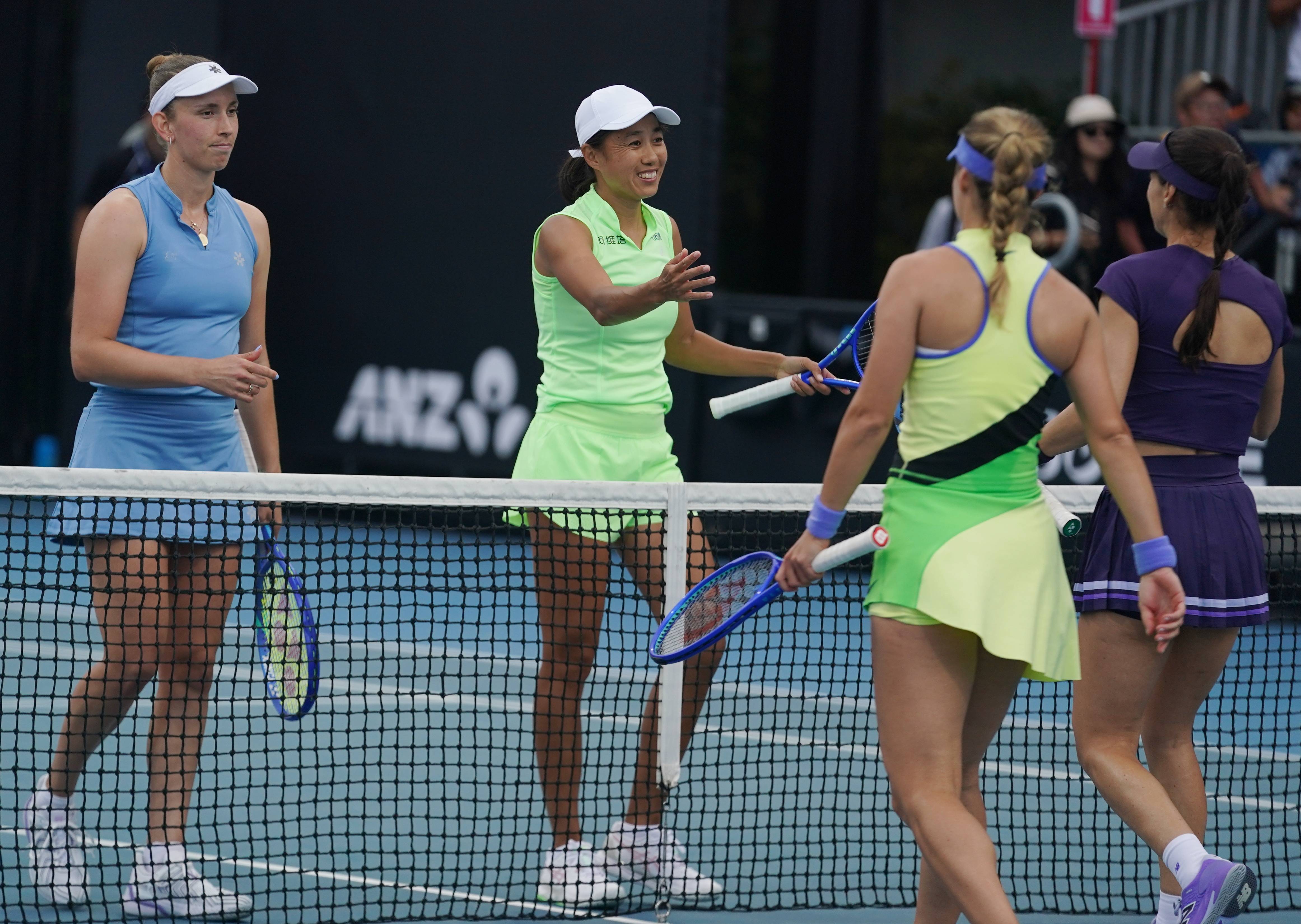 （体育）网球——澳网：张帅/梅尔滕斯女双首轮晋级